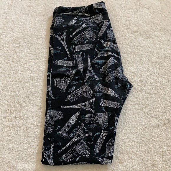 LuLaRoe Leggings - OS - world landmarks print - Picture 1 of 7